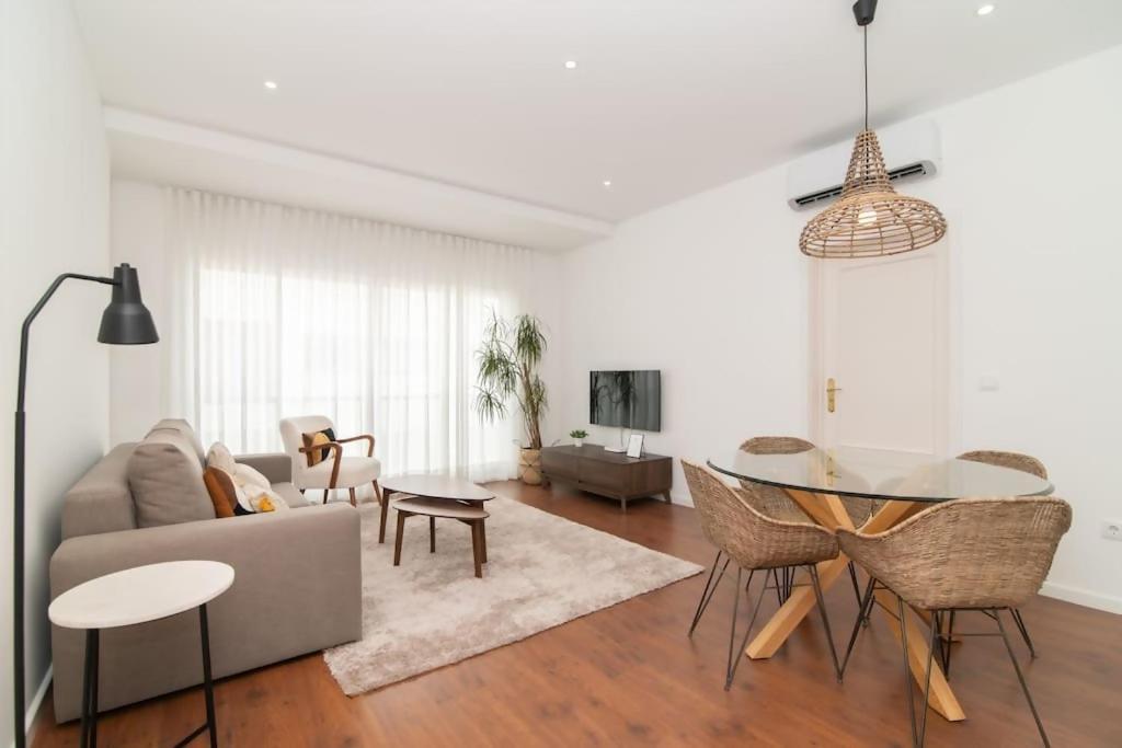 Cozy Sea View Apartment Near City & Airport Понта-Делгада Екстер'єр фото