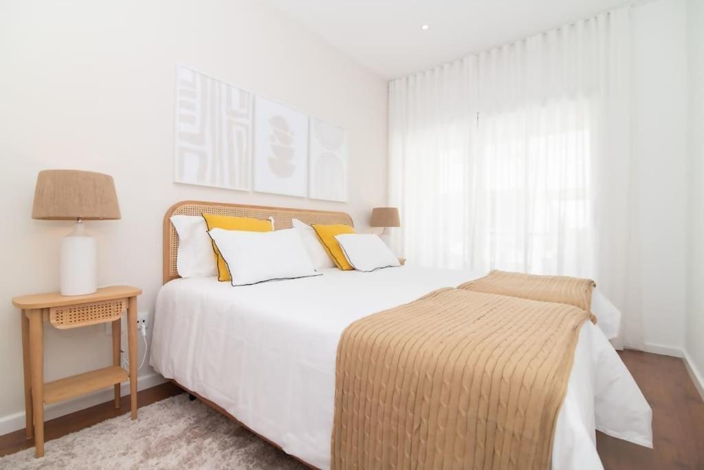 Cozy Sea View Apartment Near City & Airport Понта-Делгада Екстер'єр фото