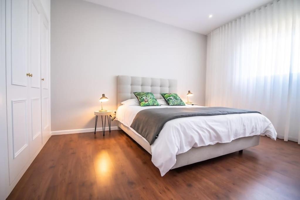 Cozy Sea View Apartment Near City & Airport Понта-Делгада Екстер'єр фото
