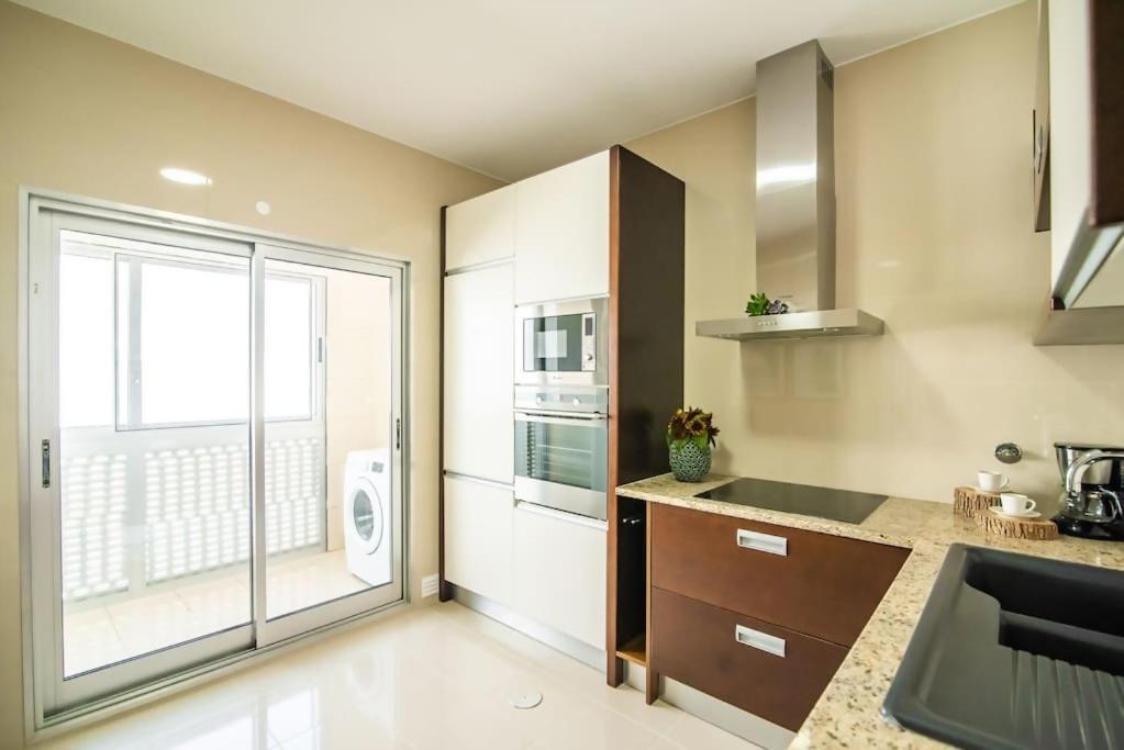 Cozy Sea View Apartment Near City & Airport Понта-Делгада Екстер'єр фото
